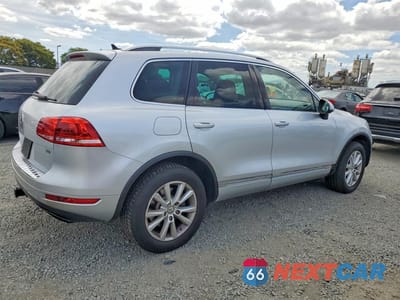 Trzecie zdjęcie samochodu z tyłu: 2013 VOLKSWAGEN TOUAREG V6 VIN:WVGEF9BP8DD001636 - miniatura