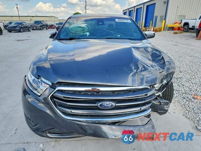 Piąte zdjęcie samochodu w środku: 2019 FORD TAURUS LIMITED VIN:1FAHP2F82KG117988 - miniatura