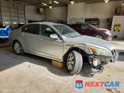 Czwarte zdjęcie samochodu z boku: 2009 HONDA ACCORD EXL VIN:1HGCP26899A134693 - miniatura