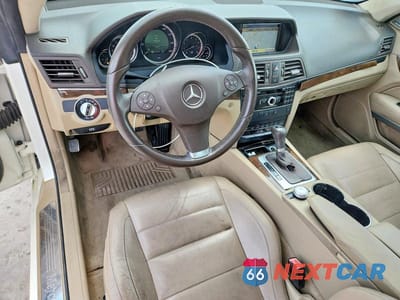 Zdjęcie 8 z 12 samochodu: 2010 MERCEDES-BENZ E 350 VIN:WDDKJ5GB8AF046805 - miniatura