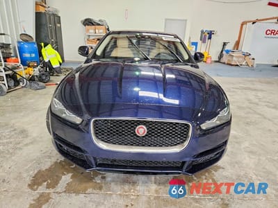 Piąte zdjęcie samochodu w środku: 2017 JAGUAR XE VIN:SAJAR4BG9HA972795 - miniatura