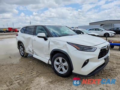 Czwarte zdjęcie samochodu z boku: 2021 TOYOTA HIGHLANDER L VIN:5TDZZRAHXMS516844 - miniatura