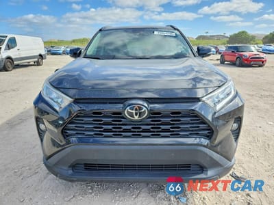 Piąte zdjęcie samochodu w środku: 2021 TOYOTA RAV4 XLE VIN:2T3W1RFV8MW137669 - miniatura