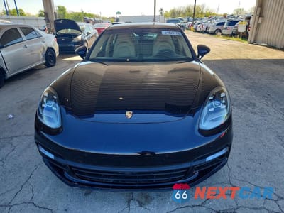 Piąte zdjęcie samochodu w środku: 2018 PORSCHE PANAMERA 4 VIN:WP0AA2A70JL116193 - miniatura