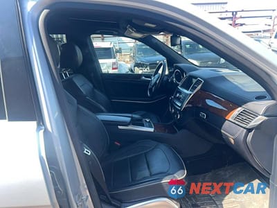 Piąte zdjęcie samochodu w środku: 2013 MERCEDES-BENZ GL 550 4MATIC VIN:4JGDF7DE8DA124091 - miniatura