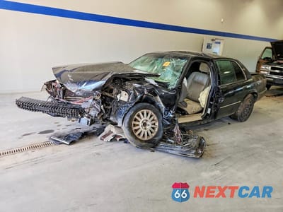 2010 MERCURY GRAND MARQUIS LS 2MEBM7FV0AX628134 - główne zdjęcie licytacji z USA - miniatura