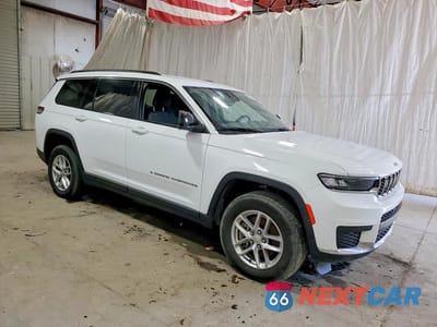 Czwarte zdjęcie samochodu z boku: 2023 JEEP GRAND CHEROKEE L LAREDO VIN:1C4RJKAG2P8821205 - miniatura