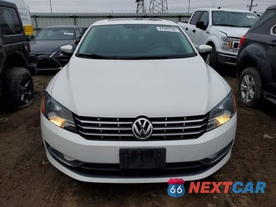 Piąte zdjęcie samochodu w środku: 2014 VOLKSWAGEN PASSAT SEL VIN:1VWCS7A33EC061130 - miniatura