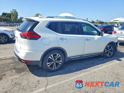 Trzecie zdjęcie samochodu z tyłu: 2017 NISSAN ROGUE SL VIN:5N1AT2MT5HC781986 - miniatura