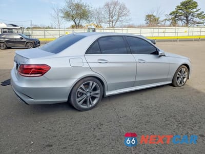 Trzecie zdjęcie samochodu z tyłu: 2016 MERCEDES-BENZ E 350 4MATIC VIN:WDDHF8JB6GB230274 - miniatura