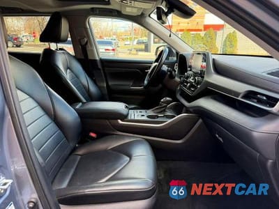 Zdjęcie 9 z 13 samochodu: 2021 TOYOTA HIGHLANDER XLE VIN:5TDGZRBH5MS105485 - miniatura