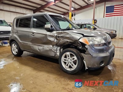 Czwarte zdjęcie samochodu z boku: 2011 KIA SOUL + VIN:KNDJT2A29B7246529 - miniatura