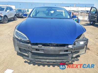 Piąte zdjęcie samochodu w środku: 2017 TESLA MODEL S VIN:5YJSA1E27HF229116 - miniatura