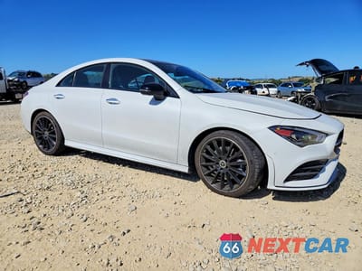 Czwarte zdjęcie samochodu z boku: 2022 MERCEDES-BENZ CLA 250 VIN:W1K5J4GB2NN250812 - miniatura