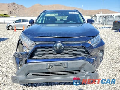 Piąte zdjęcie samochodu w środku: 2020 TOYOTA RAV4 XLE VIN:2T3P1RFV6LC079470 - miniatura