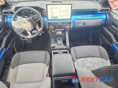 Zdjęcie 8 z 12 samochodu: 2025 TOYOTA TACOMA VIN:3TMLB5JN5SM202816 - miniatura