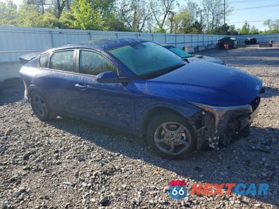 Czwarte zdjęcie samochodu z boku: 2025 KIA K4 LXS VIN:3KPFT4DE4SE029509 - miniatura