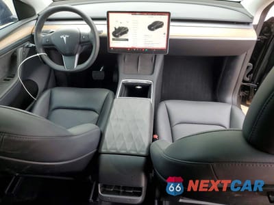 Zdjęcie 8 z 14 samochodu: 2024 TESLA MODEL Y VIN:7SAYGDEE0RA221963 - miniatura