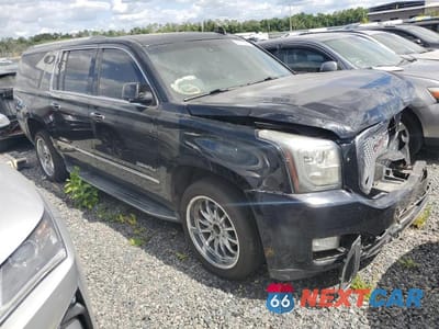 Czwarte zdjęcie samochodu z boku: 2017 GMC YUKON XL DENALI VIN:1GKS2HKJ9HR125131 - miniatura