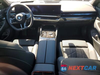 Zdjęcie 8 z 12 samochodu: 2026 BMW 540 XI VIN:WBA63FJ01TCX06526 - miniatura