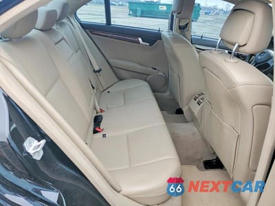 Zdjęcie 10 z 12 samochodu: 2014 MERCEDES-BENZ C 250 VIN:WDDGF4HB4ER313510 - miniatura