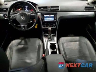 Zdjęcie 8 z 12 samochodu: 2012 VOLKSWAGEN PASSAT VIN:1VWBP7A34CC020192 - miniatura