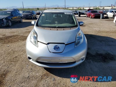 Piąte zdjęcie samochodu w środku: 2011 NISSAN LEAF SV VIN:JN1AZ0CP6BT000298 - miniatura