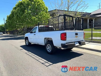 Trzecie zdjęcie samochodu z tyłu: 2018 CHEVROLET SILVERADO C1500 VIN:1GCNCNEC9JZ240397 - miniatura