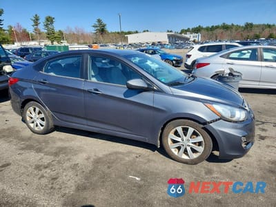 Czwarte zdjęcie samochodu z boku: 2013 HYUNDAI ACCENT GLS VIN:KMHCU4AE4DU344234 - miniatura