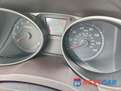 Zdjęcie 9 z 13 samochodu: 2010 HYUNDAI TUCSON GLS VIN:KM8JUCAC6AU053715 - miniatura