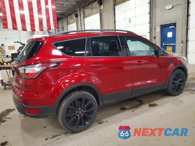 Trzecie zdjęcie samochodu z tyłu: 2018 FORD ESCAPE SE VIN:1FMCU9GD3JUD48010 - miniatura