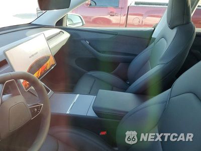 Zdjęcie 9 z 12 samochodu: 2026 TESLA MODEL Y VIN:7SAYGDEE4TF417561 - miniatura