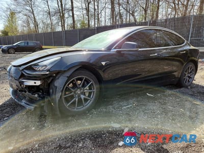 2019 TESLA MODEL 3 5YJ3E1EA9KF301702 - główne zdjęcie licytacji z USA - miniatura