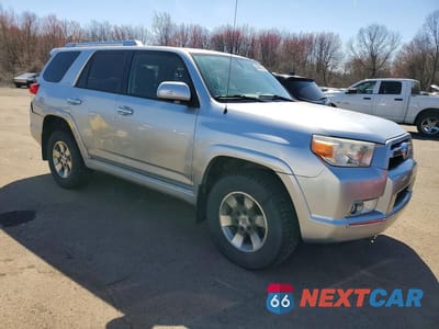 Czwarte zdjęcie samochodu z boku: 2013 TOYOTA 4RUNNER SR5 VIN:JTEBU5JR9D5144545 - miniatura