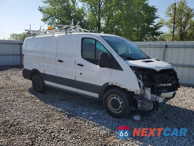 Czwarte zdjęcie samochodu z boku: 2017 FORD TRANSIT T-150 VIN:1FTYE1ZM3HKB41211 - miniatura