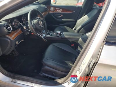 Zdjęcie 7 z 11 samochodu: 2018 MERCEDES-BENZ E 300 4MATIC VIN:WDDZF4KB7JA360542 - miniatura