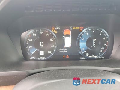 Zdjęcie 9 z 13 samochodu: 2018 VOLVO XC90 T6 VIN:YV4A22PL7J1204331 - miniatura