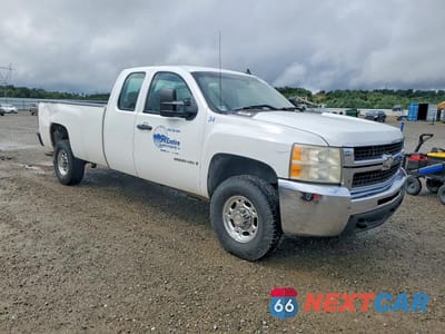 Czwarte zdjęcie samochodu z boku: 2008 CHEVROLET SILVERADO C2500 HEAVY DUTY VIN:1GCHC29KX8E175364 - miniatura
