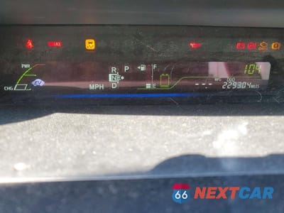 Zdjęcie 9 z 11 samochodu: 2012 TOYOTA PRIUS V TWO VIN:JTDZN3EUXC3153980 - miniatura