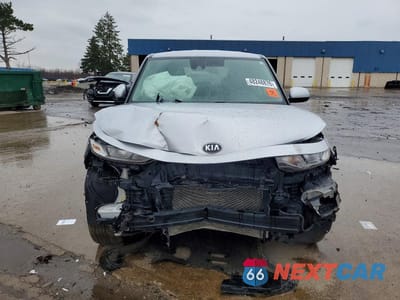 Piąte zdjęcie samochodu w środku: 2020 KIA SOUL S VIN:KNDJ23AU9L7013245 - miniatura