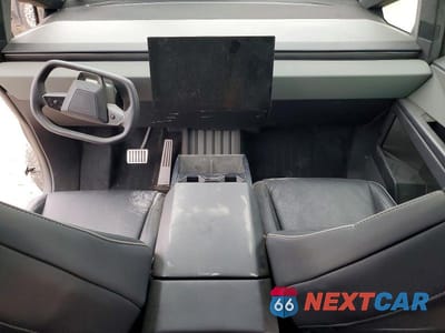Zdjęcie 8 z 13 samochodu: 2024 TESLA CYBERTRUCK VIN:7G2CEHED8RA025861 - miniatura