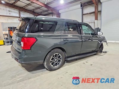 Trzecie zdjęcie samochodu z tyłu: 2023 FORD EXPEDITION XL VIN:1FMJU1G82PEA00181 - miniatura