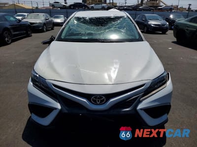 Piąte zdjęcie samochodu w środku: 2022 TOYOTA CAMRY SE VIN:4T1G11AK2NU051819 - miniatura