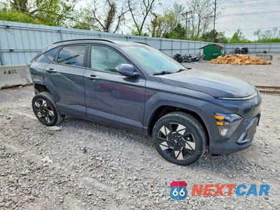 Czwarte zdjęcie samochodu z boku: 2024 HYUNDAI KONA SEL VIN:KM8HBCAB8RU078087 - miniatura