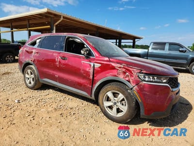 Czwarte zdjęcie samochodu z boku: 2022 KIA SORENTO LX VIN:5XYRG4LC5NG139283 - miniatura