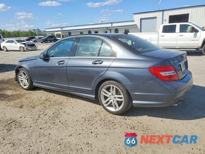 Drugie zdjęcie samochodu z przodu: 2013 MERCEDES-BENZ C 300 4MATIC VIN:WDDGF8AB4DG119541 - miniatura