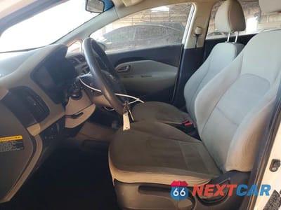 Zdjęcie 7 z 12 samochodu: 2015 KIA RIO LX VIN:KNADM4A38F6466610 - miniatura