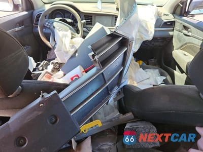 Zdjęcie 8 z 12 samochodu: 2020 HYUNDAI ELANTRA SEL VIN:5NPD84LF2LH530222 - miniatura