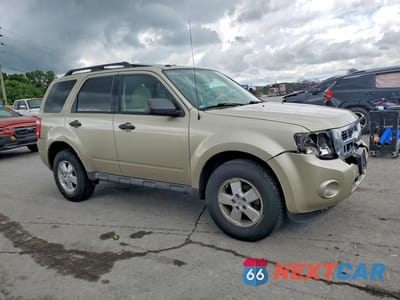 Czwarte zdjęcie samochodu z boku: 2012 FORD ESCAPE XLT VIN:1FMCU0D72CKB35610 - miniatura