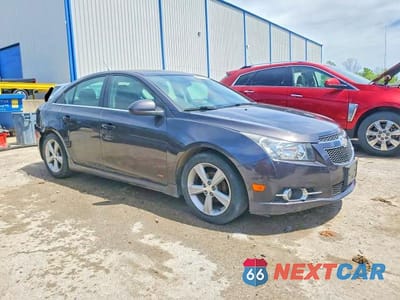 Czwarte zdjęcie samochodu z boku: 2014 CHEVROLET CRUZE LT VIN:1G1PE5SBXE7232429 - miniatura